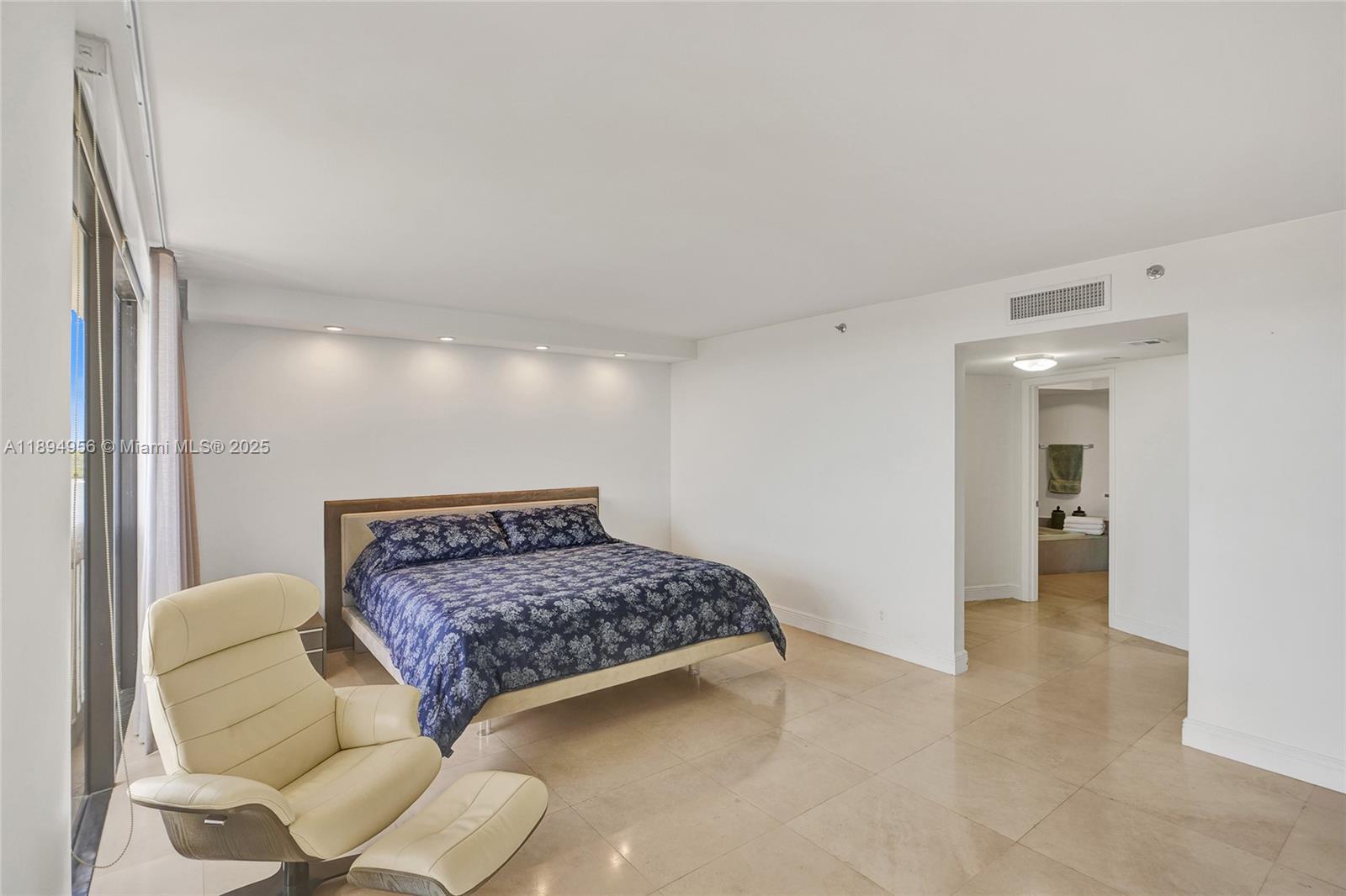 1000 ISL BLVD WILLIAMS IS - Residential