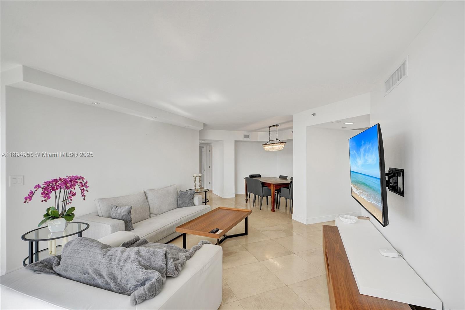 1000 ISL BLVD WILLIAMS IS - Residential