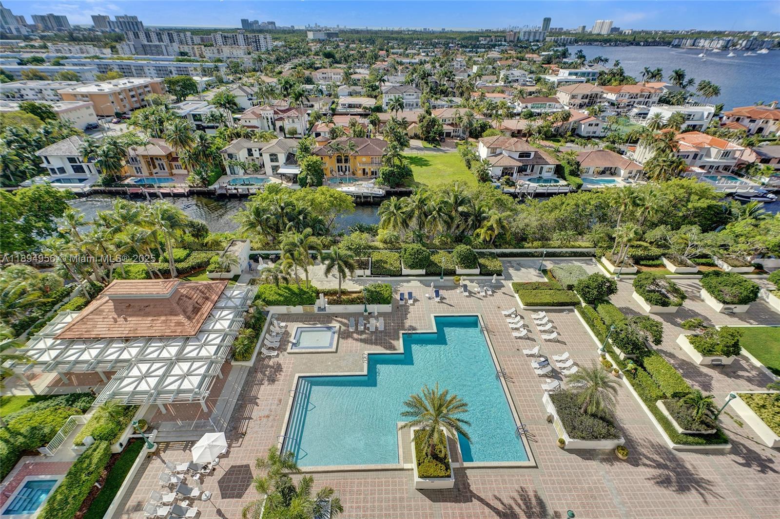 1000 ISL BLVD WILLIAMS IS - Residential