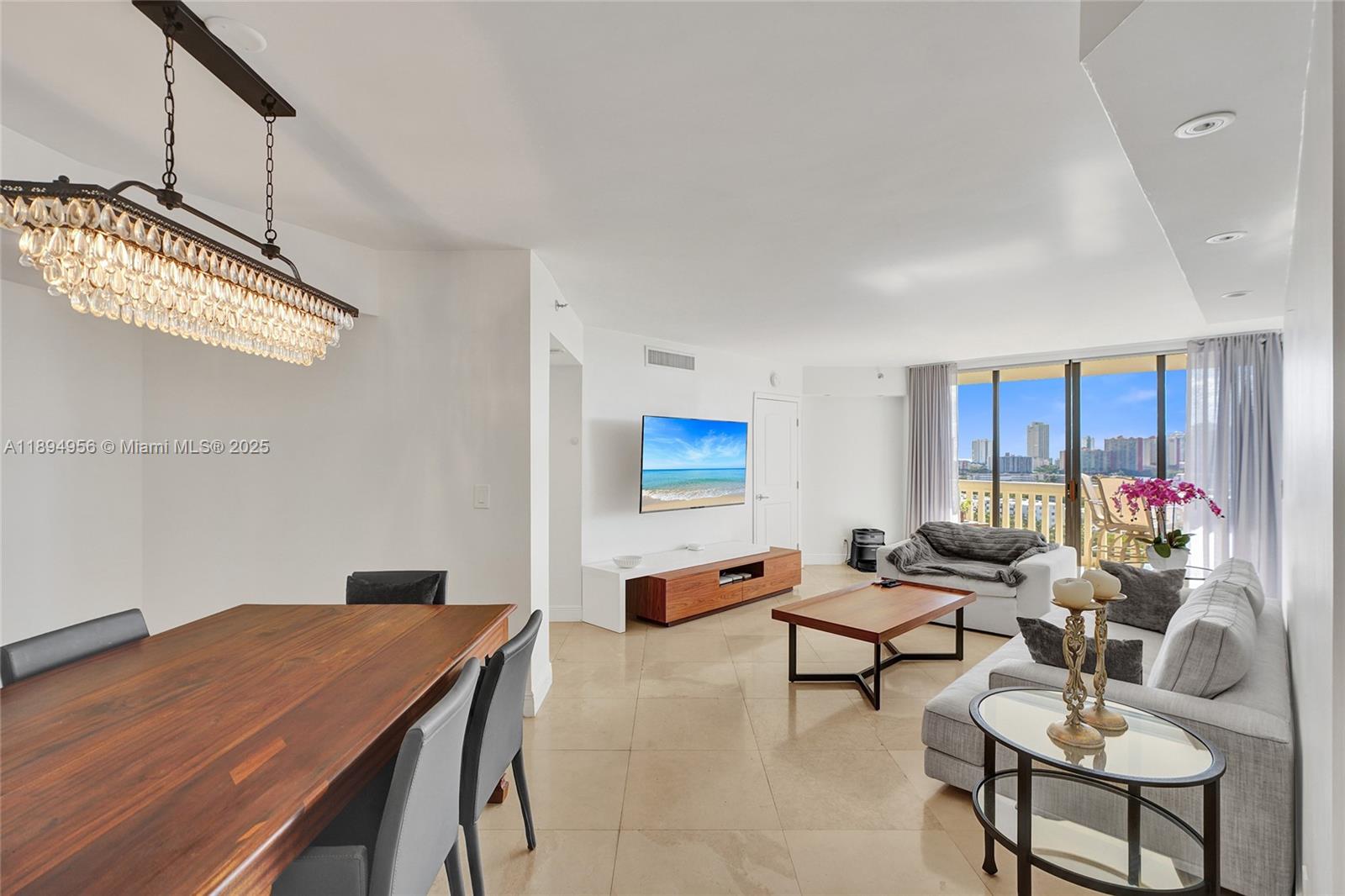 1000 ISL BLVD WILLIAMS IS - Residential