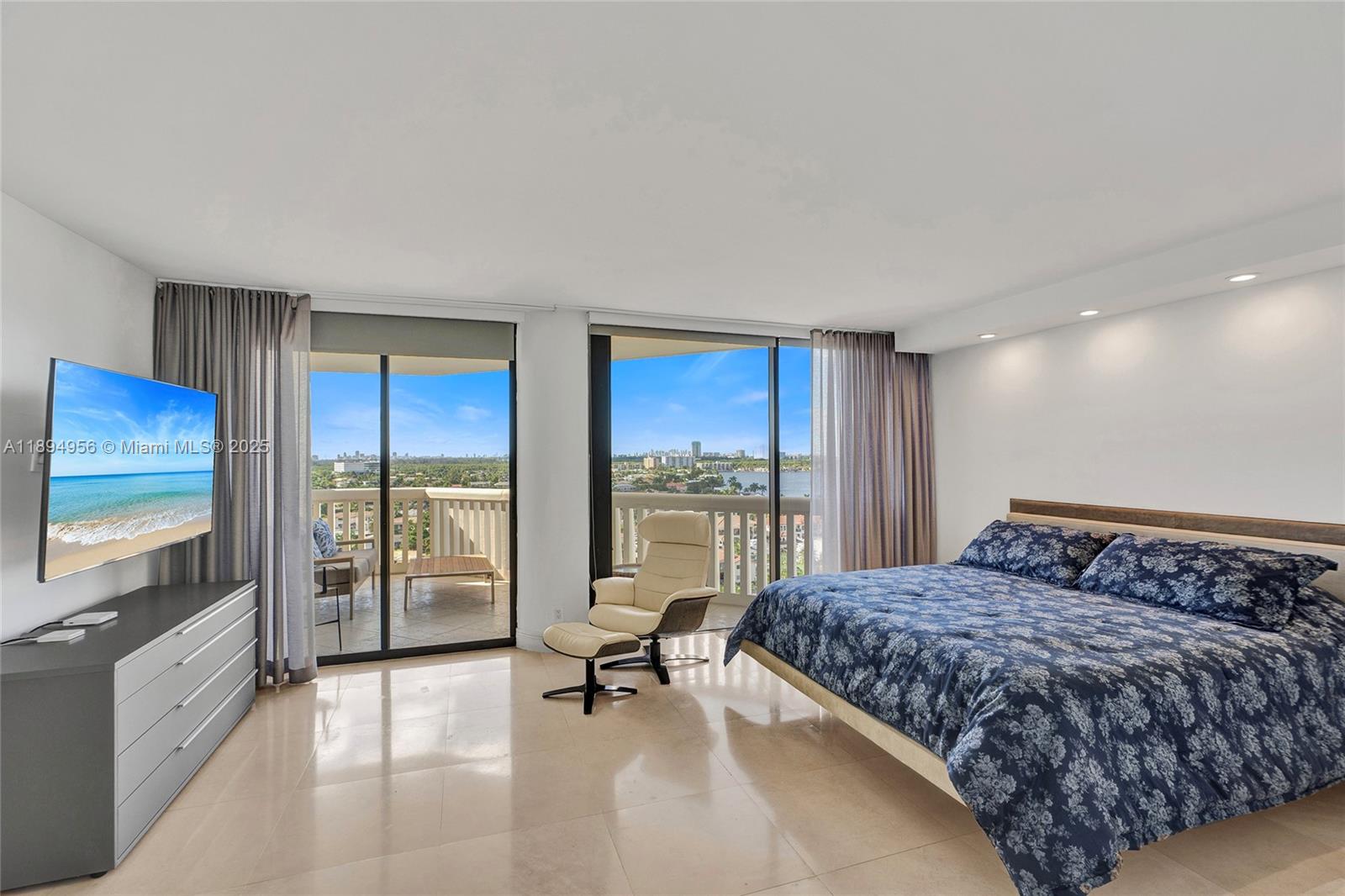 1000 ISL BLVD WILLIAMS IS - Residential