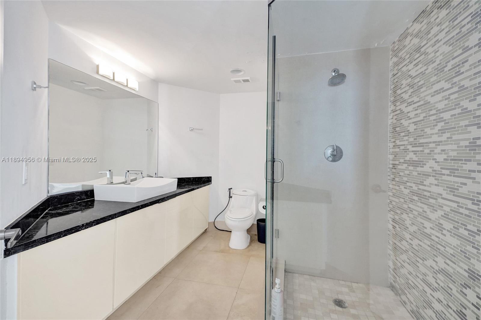 1000 ISL BLVD WILLIAMS IS - Residential