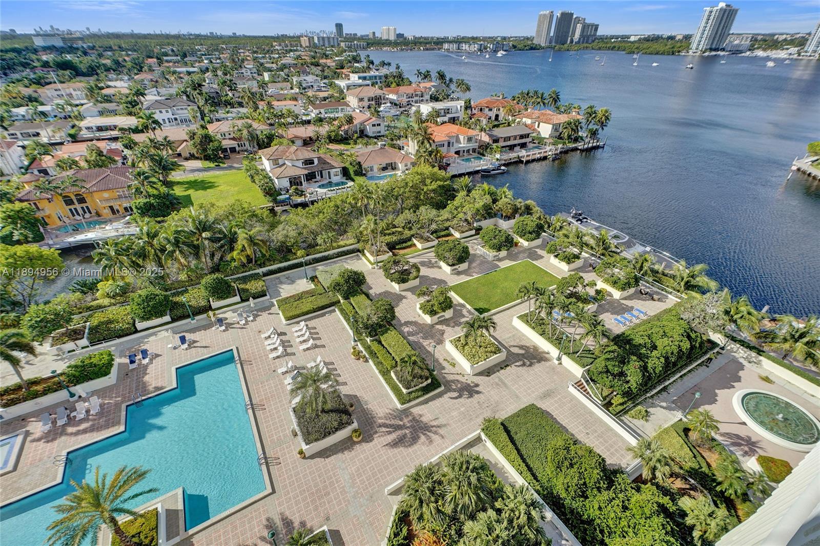 1000 ISL BLVD WILLIAMS IS - Residential