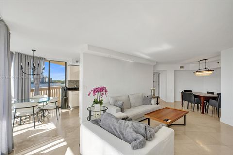 Photo of 1000 E Island Blvd #1403, Aventura, FL 33160 (MLS # A11894956)