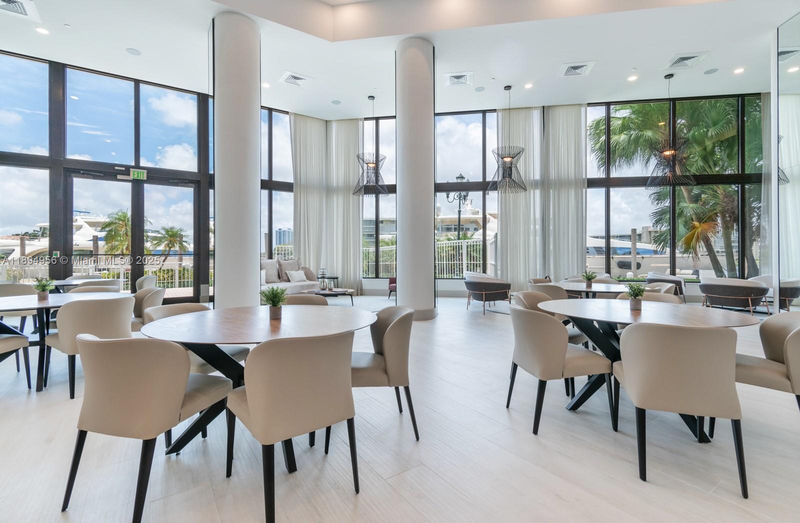 1000 ISL BLVD WILLIAMS IS - Residential