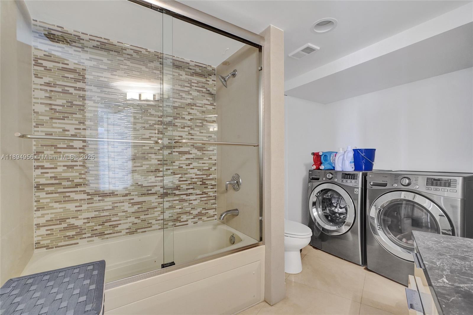 1000 ISL BLVD WILLIAMS IS - Residential