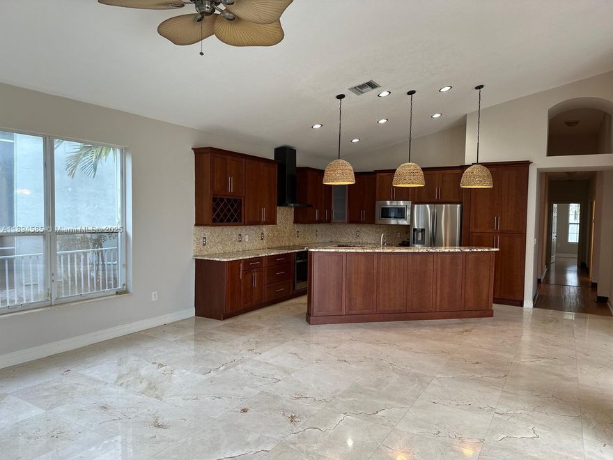 Beautiful one level Home,5 bedrooms 3 full bathrooms,with great & peaceful lake view & pool, NO CARPET,marble & wood floor,locates in one of the best communities Sunset Lakes with tennis courts, heated pool, gym, pickleball clubhouse, party rooms.Great location,near shopping malls, hospital, parks, & good access to highways, such I 75.