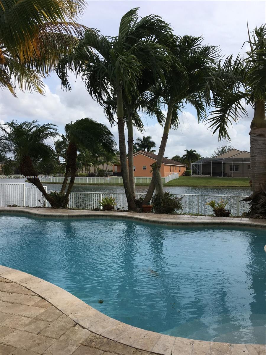 SUNSET LAKES PLAT THREE - Residential