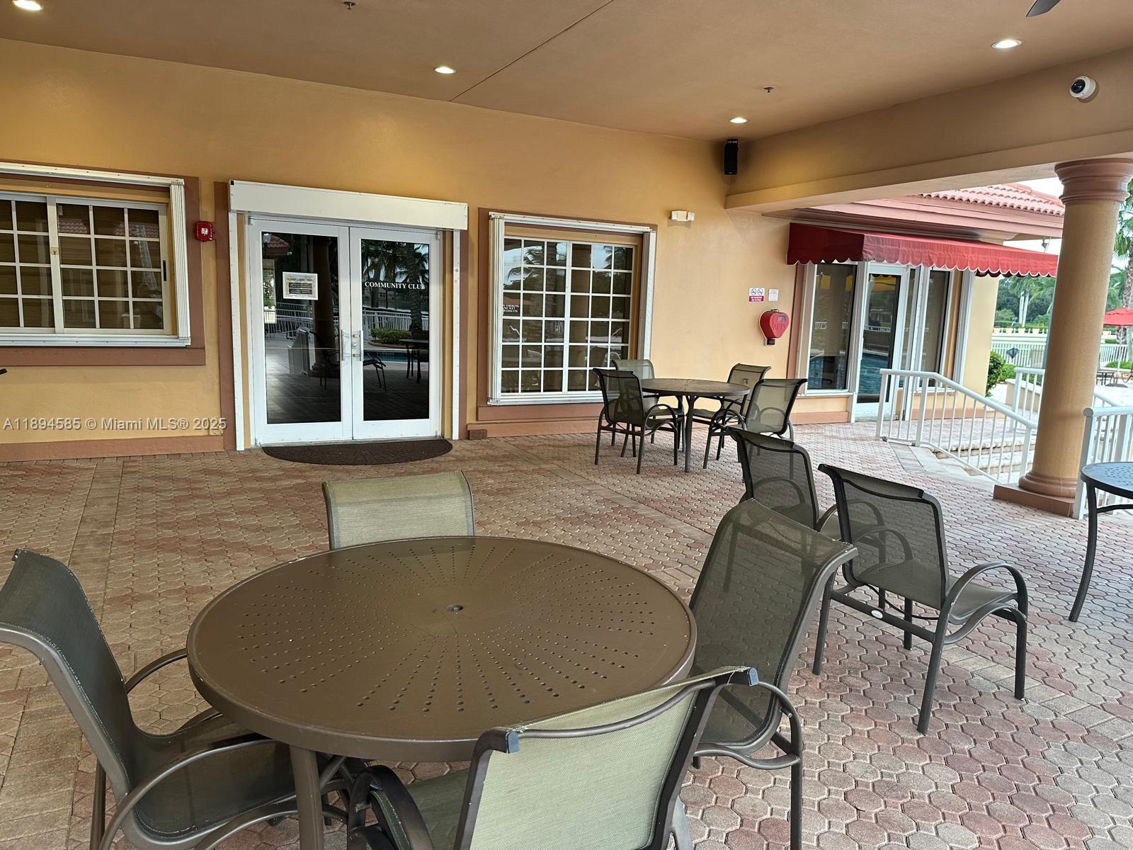 SUNSET LAKES PLAT THREE - Residential