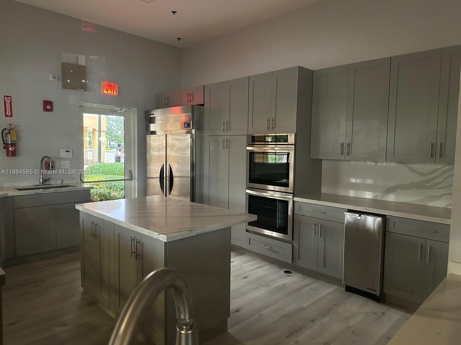 SUNSET LAKES PLAT THREE - Residential