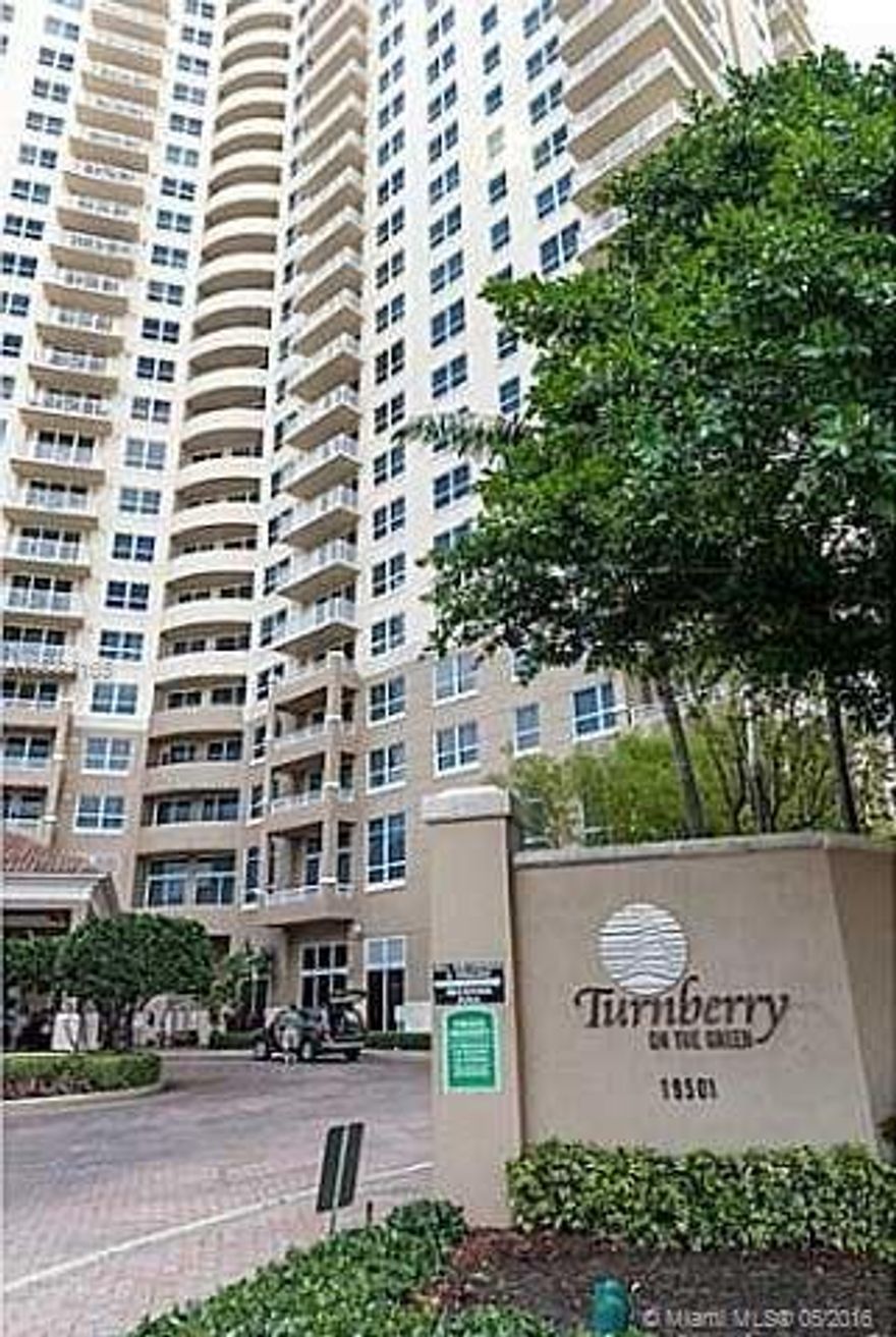 Breathtaking Golf Course View from this split floor plan 2BD/2BA.  Beautiful High-rise upscale bldg. Located in the heart of Aventura, walk to Aventura Mall, five minute drive to the beach.  Enjoy great amenities, 2 story Gym, valet, spa, pool, business center, Front desk 24 hour security.