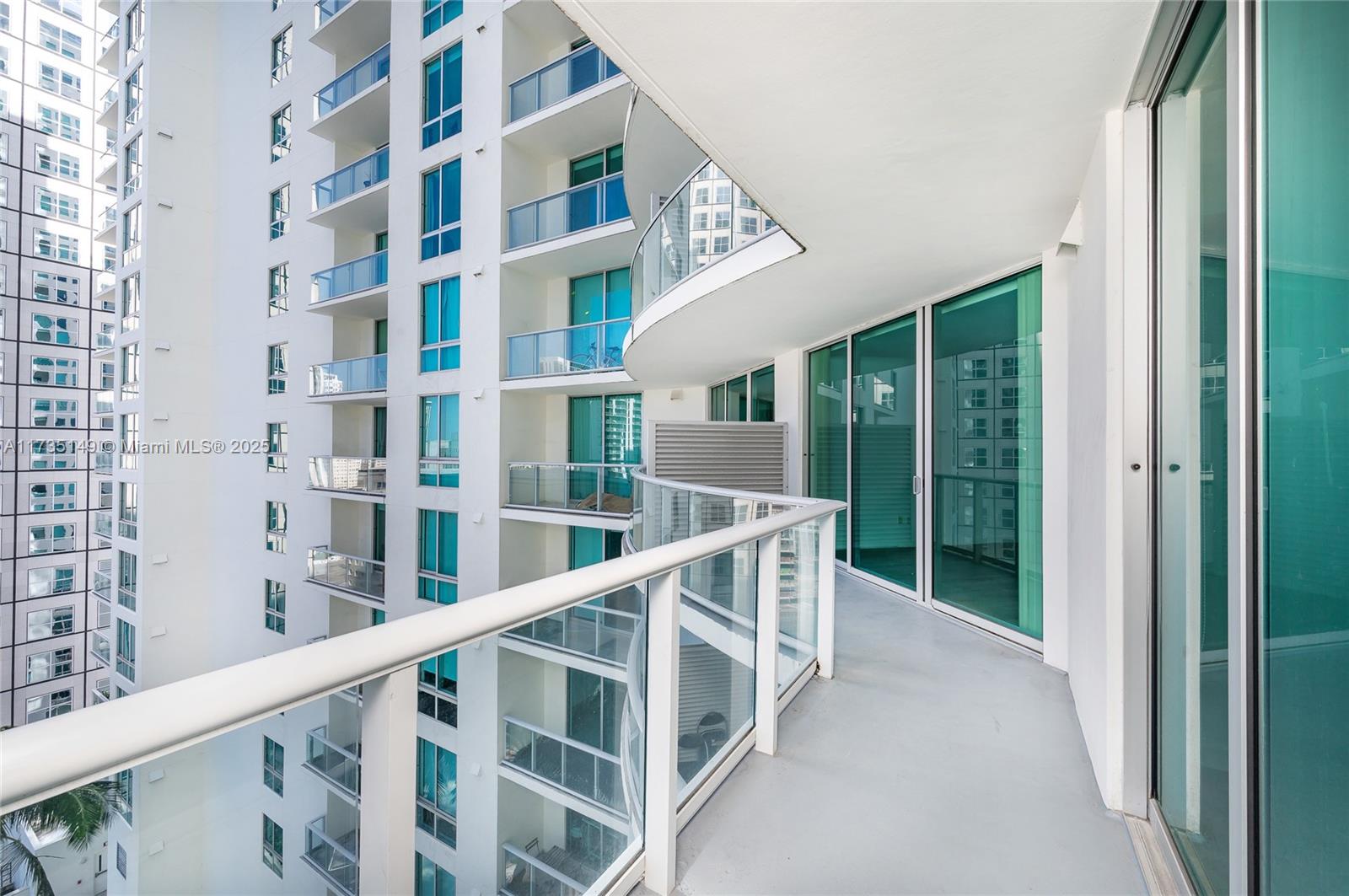 MET 1 CONDO - Residential