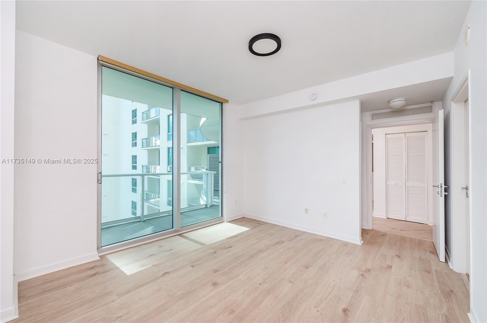 MET 1 CONDO - Residential