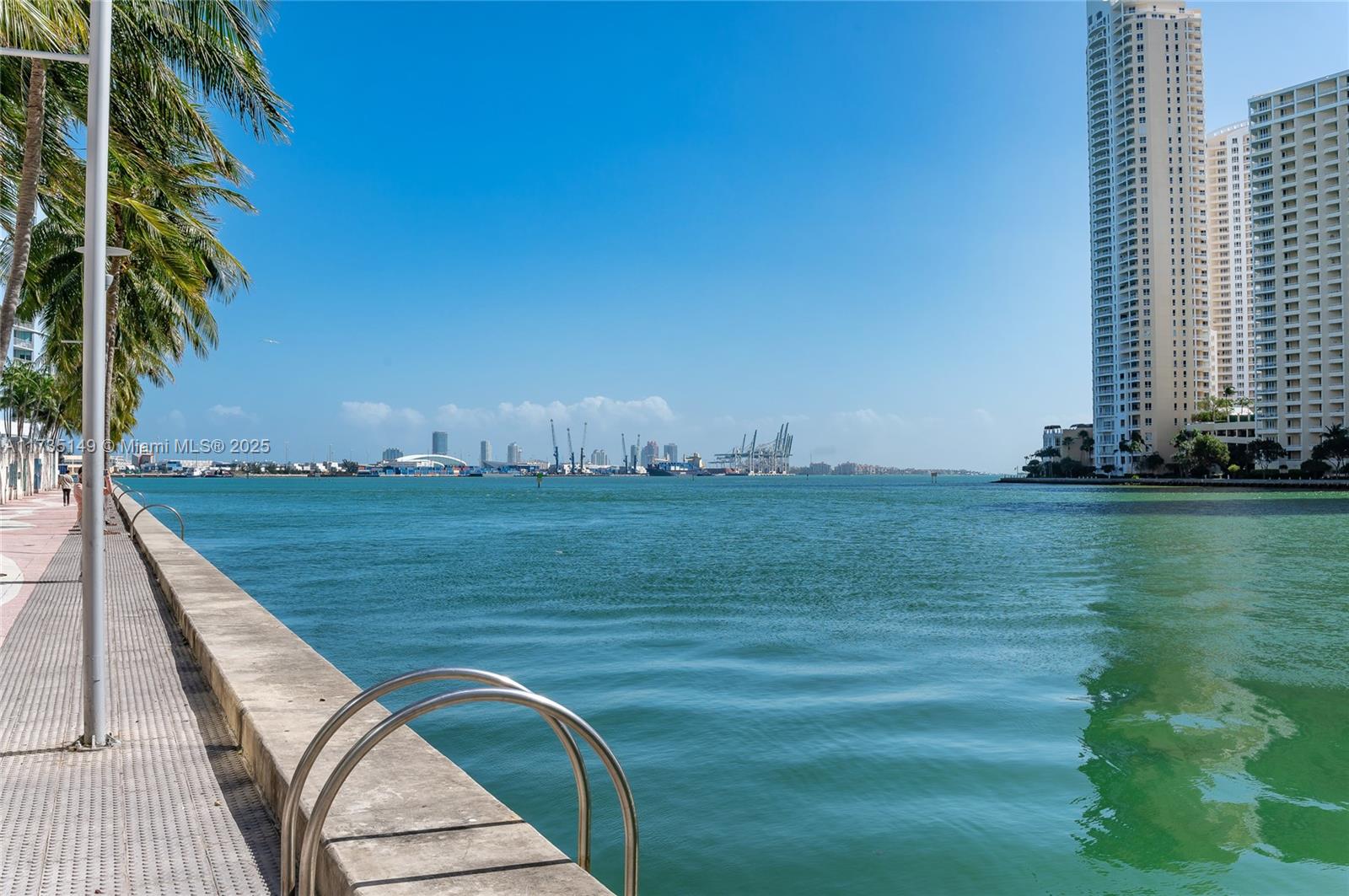 MET 1 CONDO - Residential