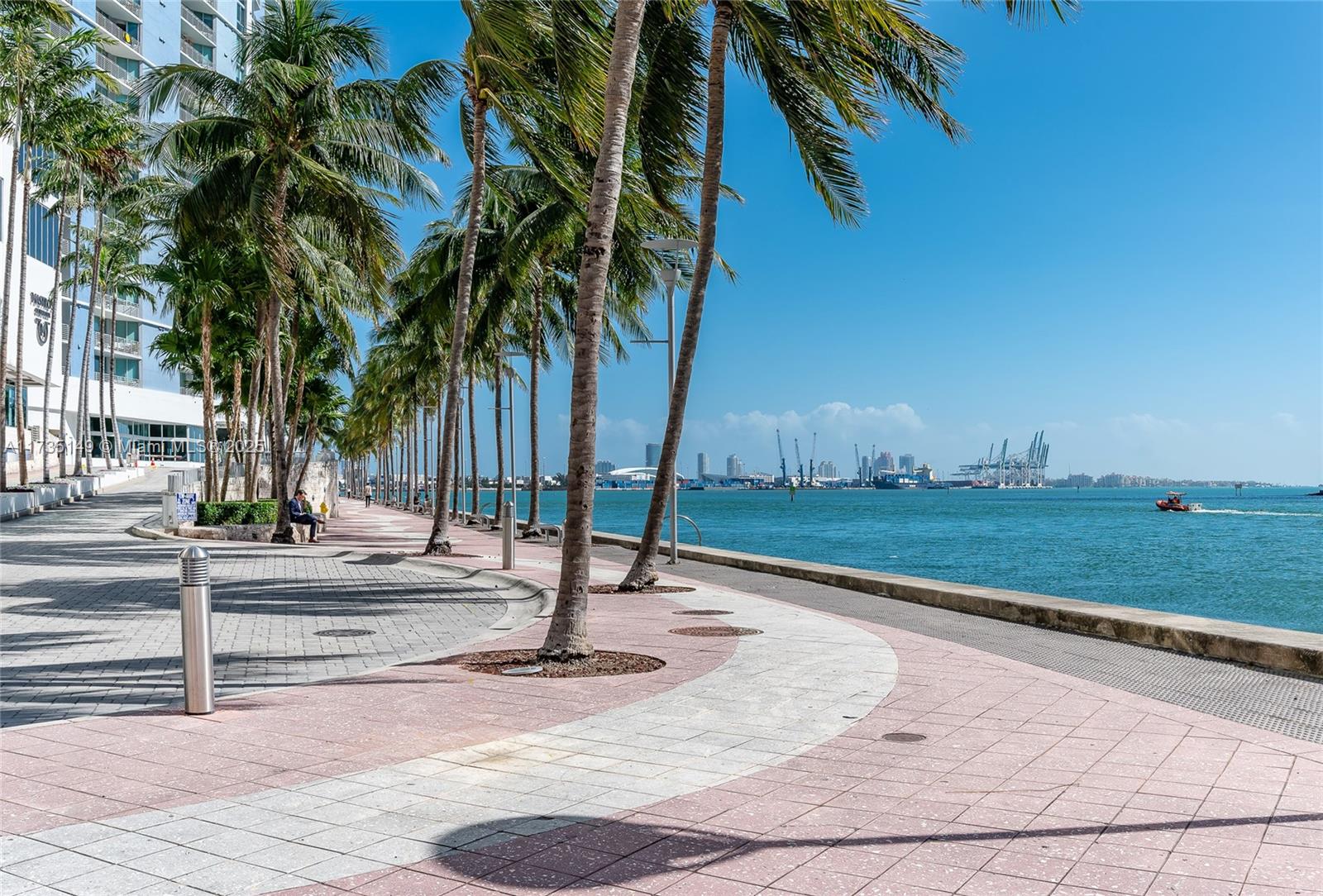 MET 1 CONDO - Residential