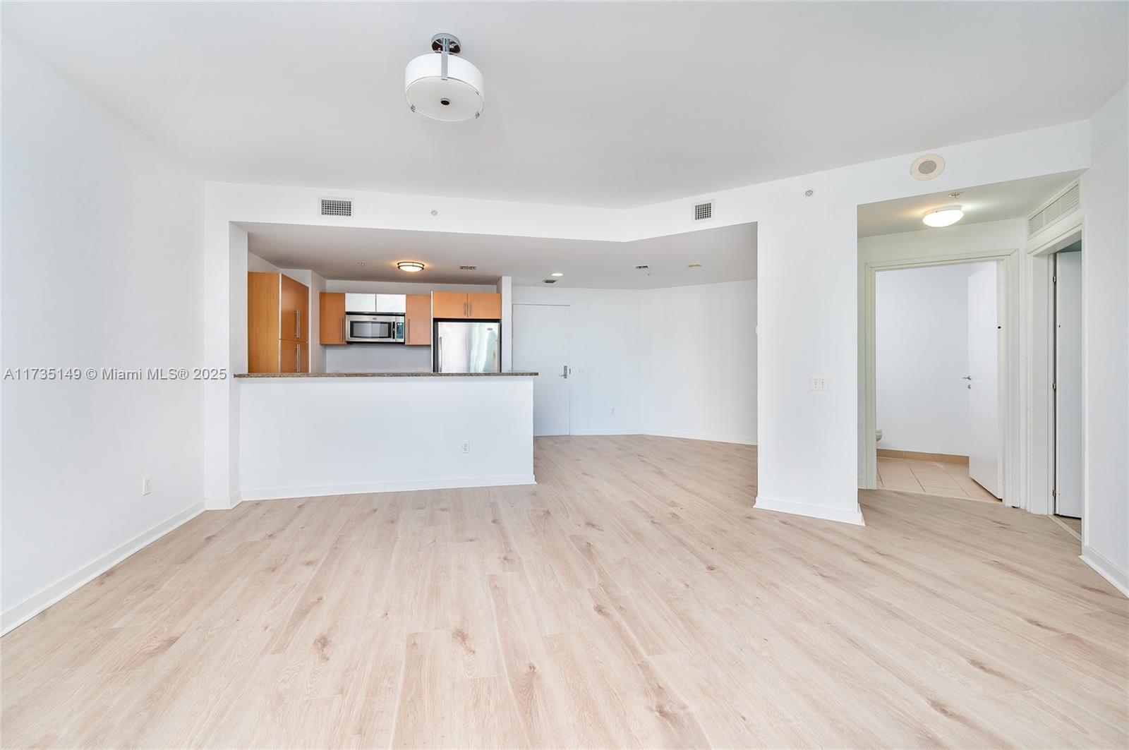 Property for Sale at 300 S Biscayne Blvd T-1905, Miami, Broward County, Florida - Bedrooms: 1 
Bathrooms: 1  - $415,000
