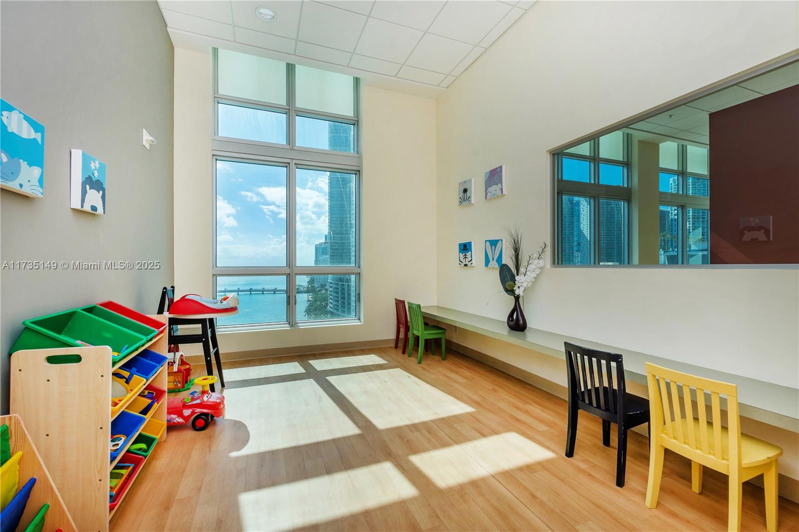 MET 1 CONDO - Residential