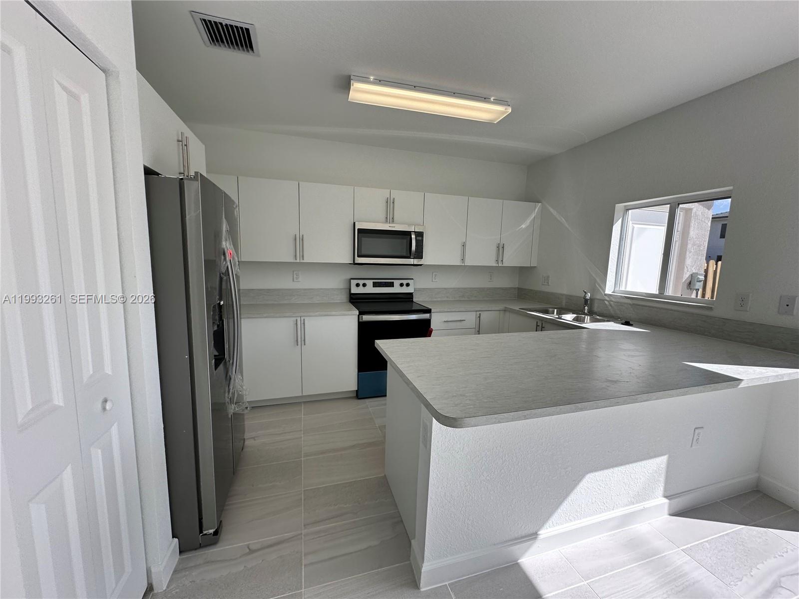 FOREST PARK VILLAS - Residential