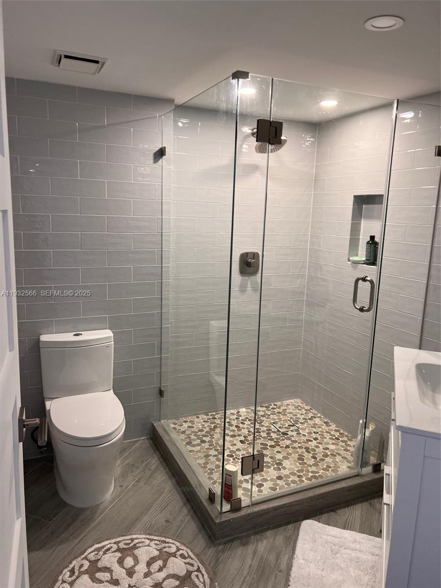 SANDS POINTE OCEAN BEACH - Residential Lease