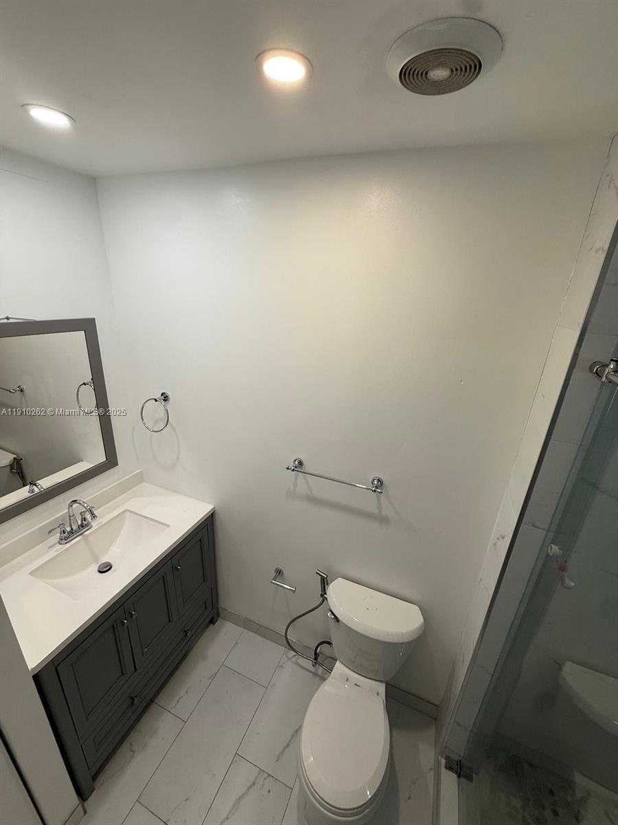 CORAL WAY VILLAGE SEC A P - Residential Lease