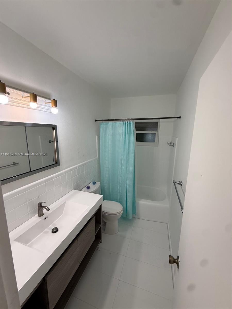 CORAL WAY VILLAGE SEC A P - Residential Lease