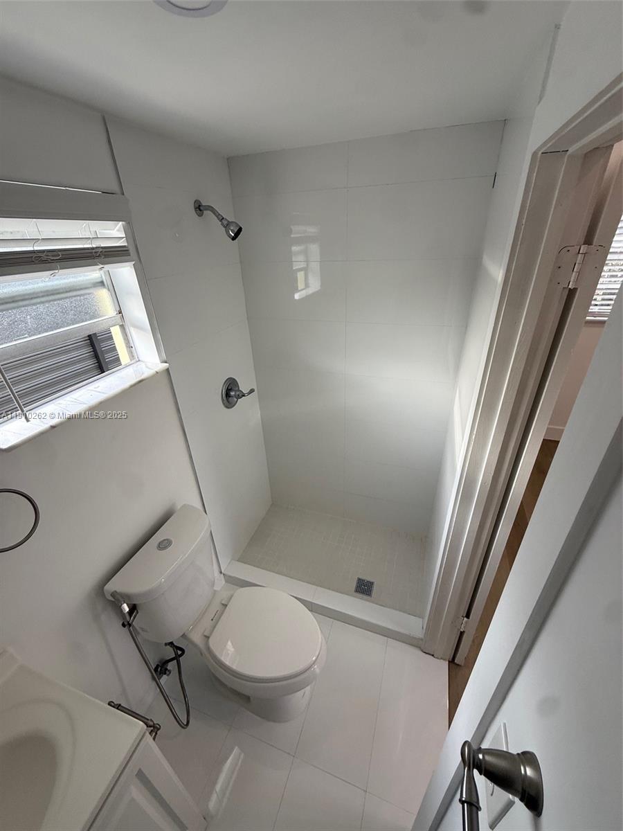 CORAL WAY VILLAGE SEC A P - Residential Lease