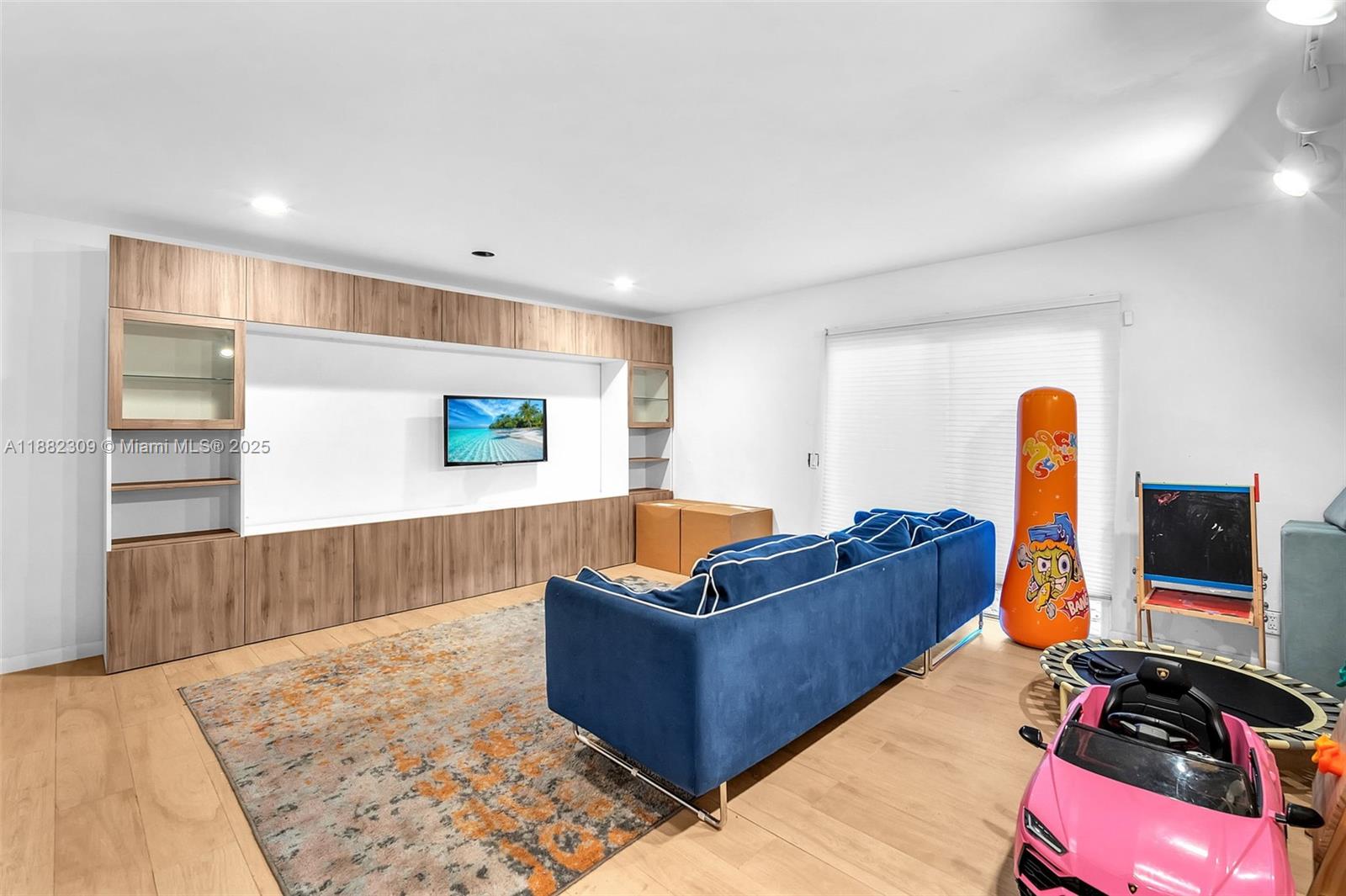 HOLLYWOOD HILLS NORTH SEC - Residential