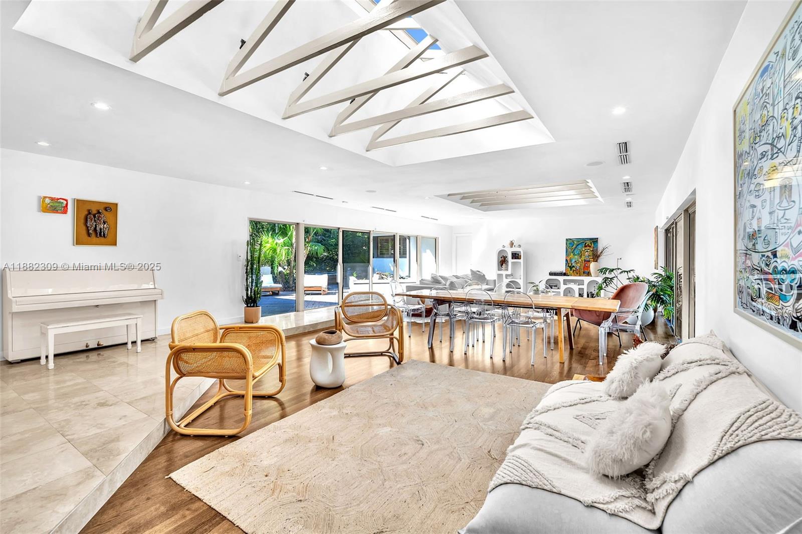 HOLLYWOOD HILLS NORTH SEC - Residential