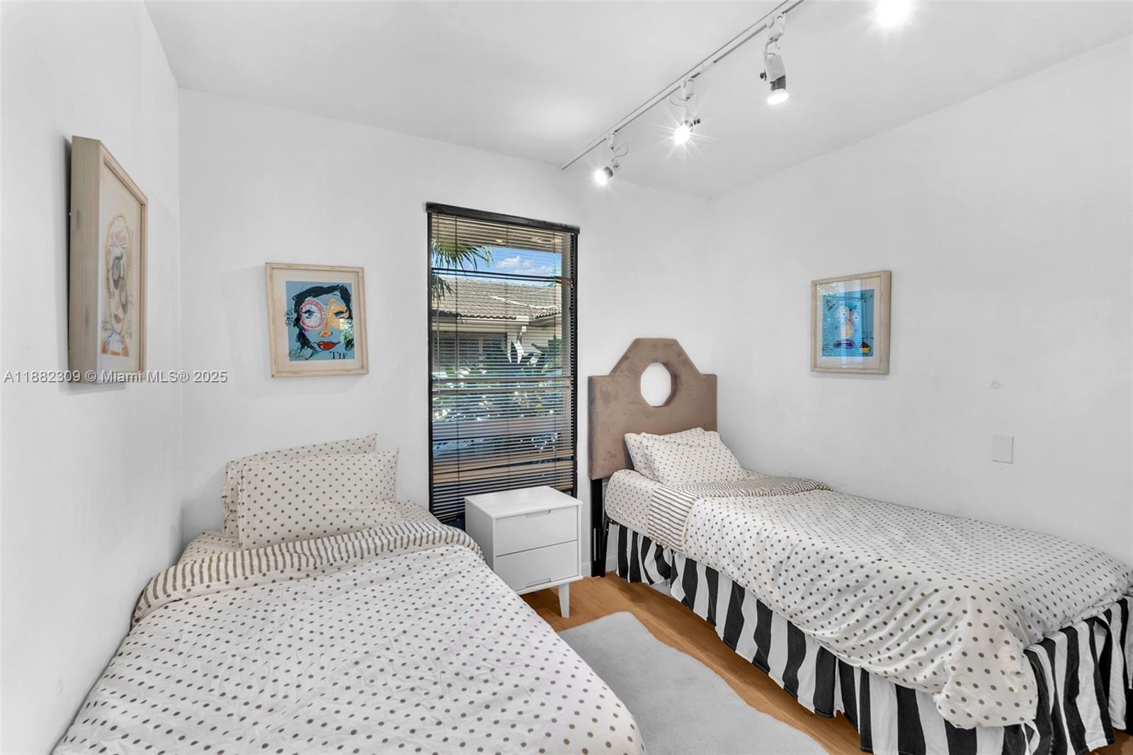 HOLLYWOOD HILLS NORTH SEC - Residential