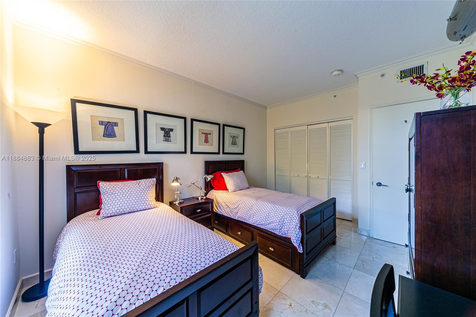 RESORT VILLA ONE CONDO - Residential Lease