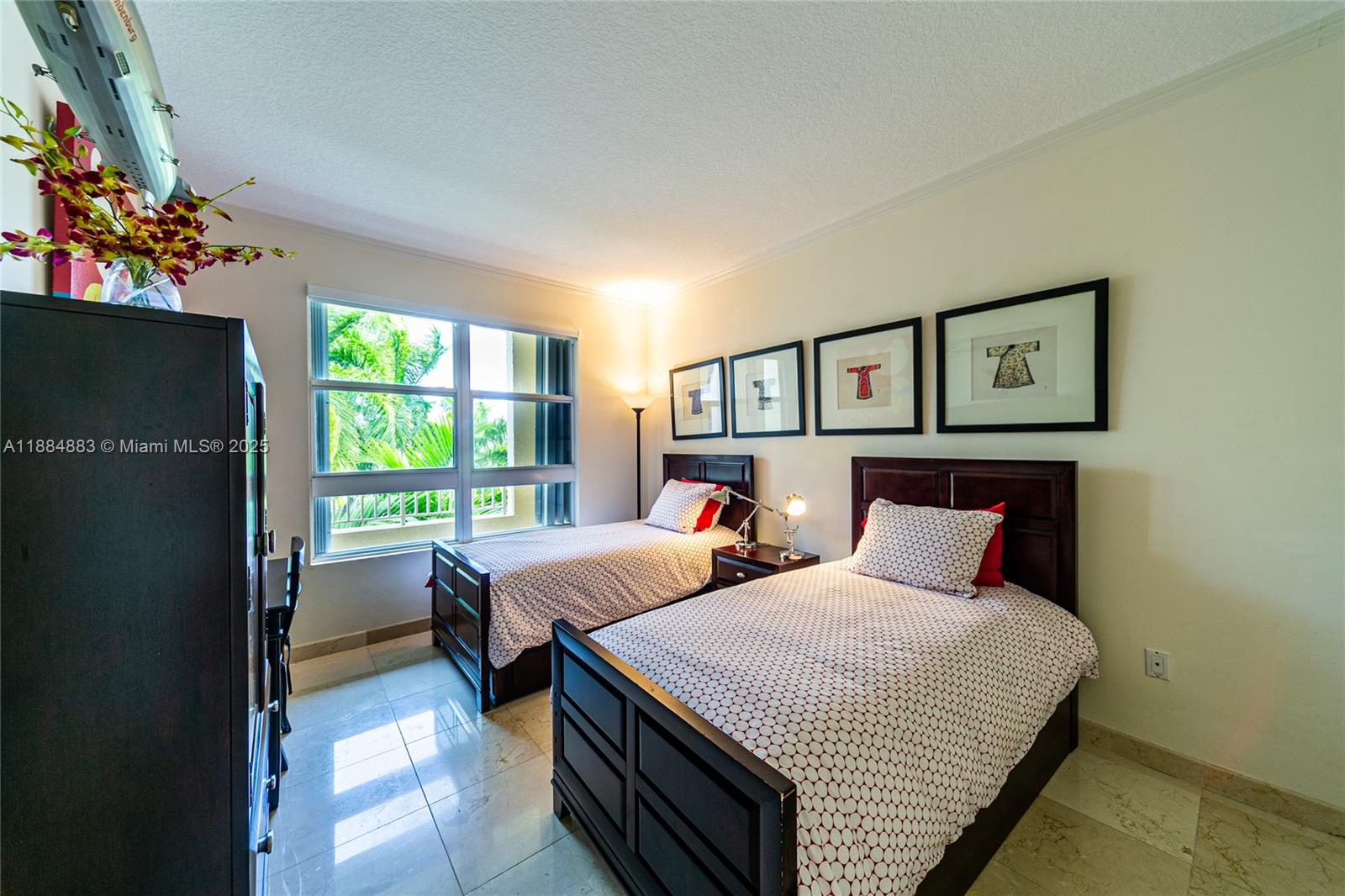 RESORT VILLA ONE CONDO - Residential Lease