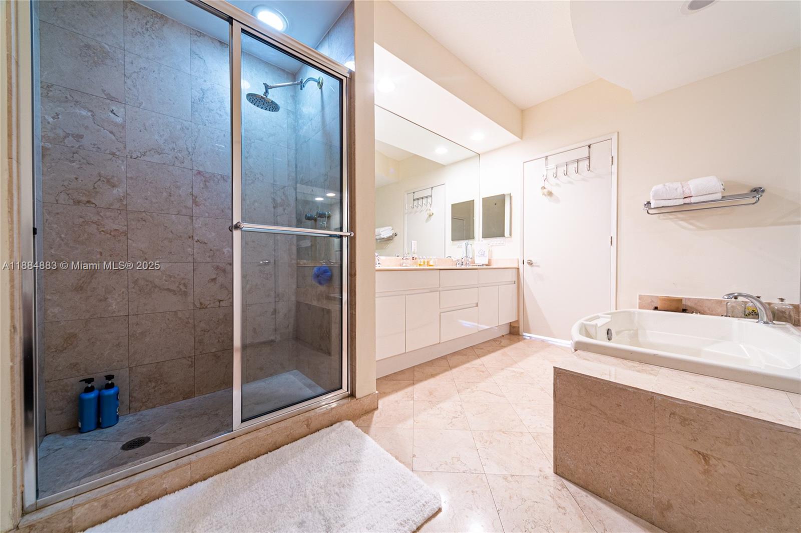 RESORT VILLA ONE CONDO - Residential Lease