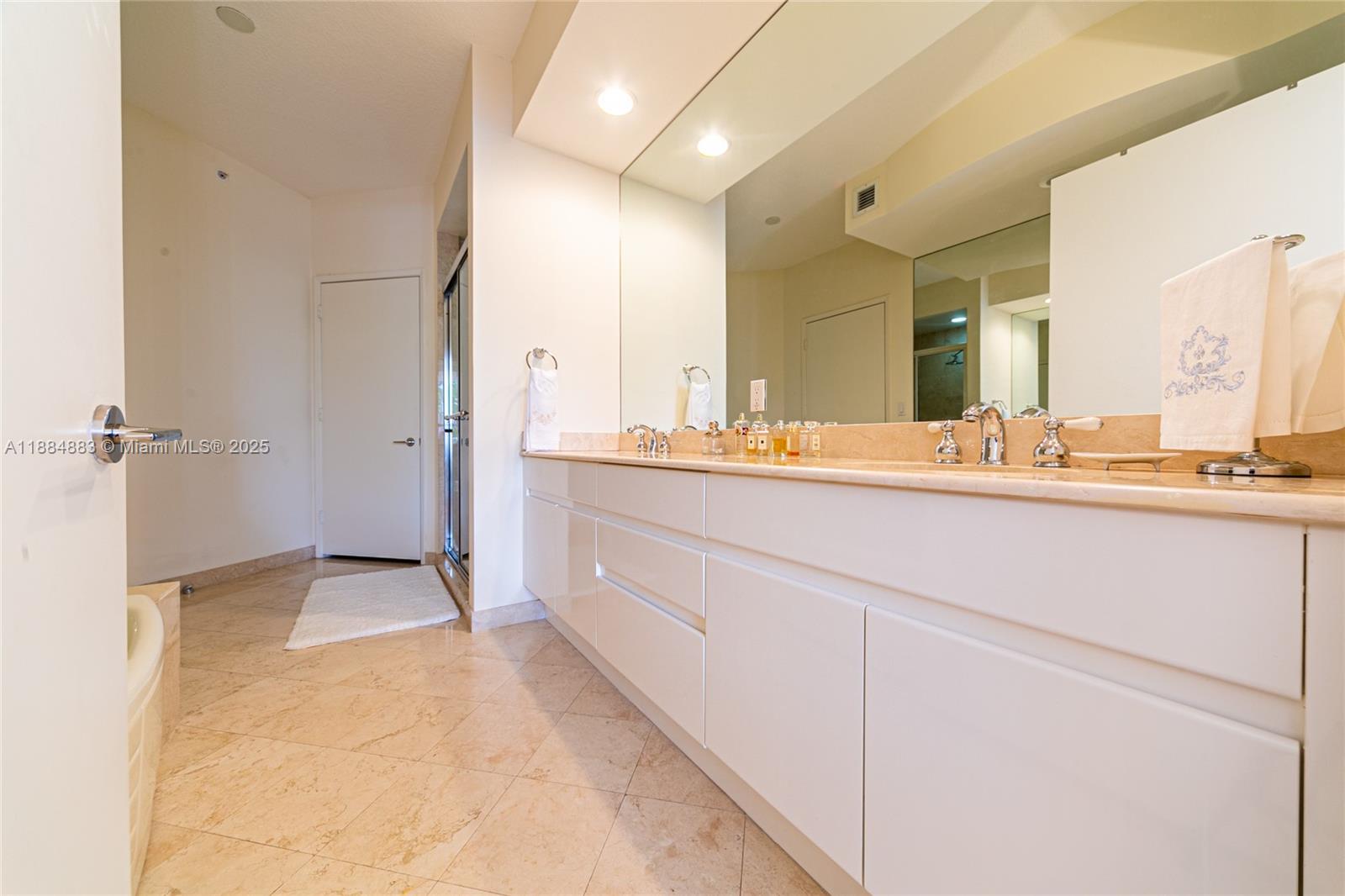 RESORT VILLA ONE CONDO - Residential Lease