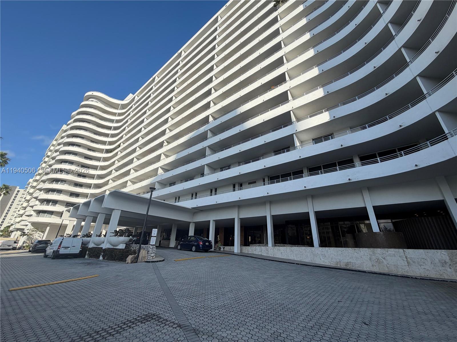 5555 Collins Ave 12S