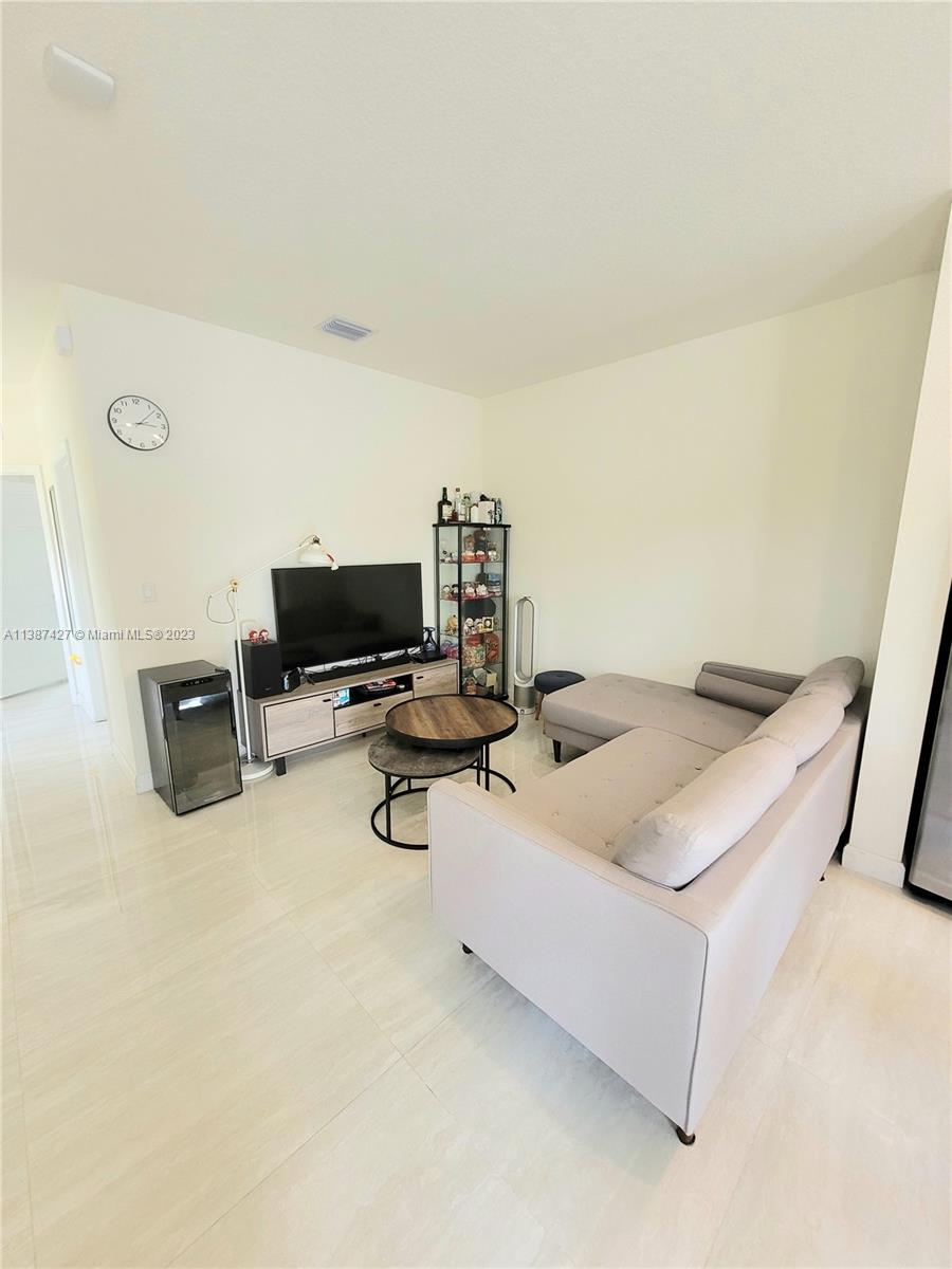 AQUABELLA NORTH REPLAT - Residential