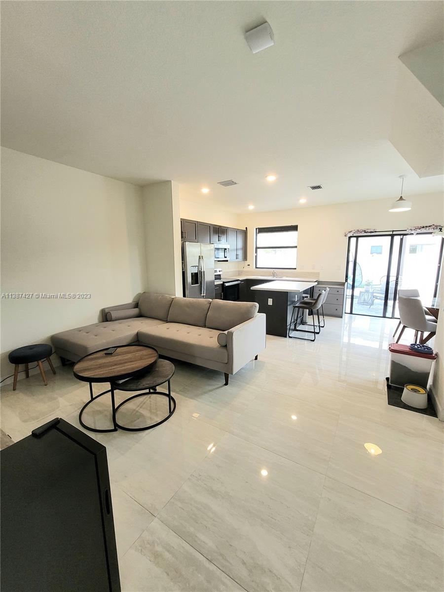 AQUABELLA NORTH REPLAT - Residential