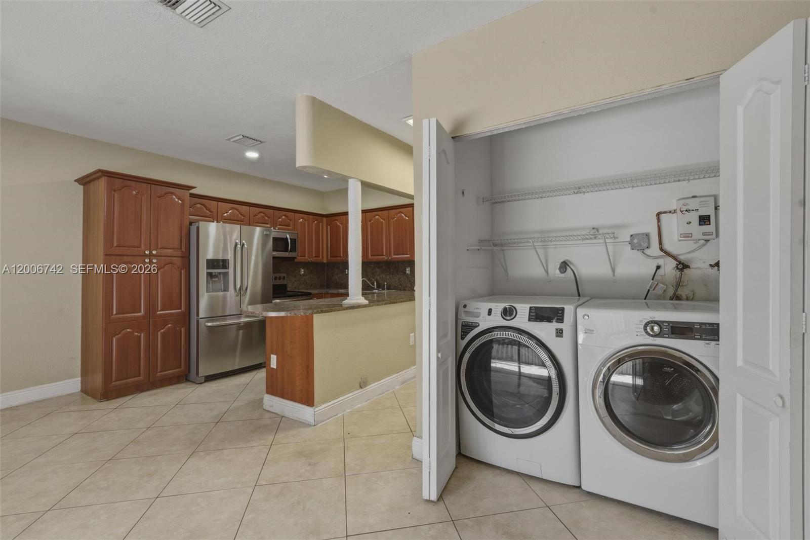 PASEOS AT MIAMI LAKES - Residential