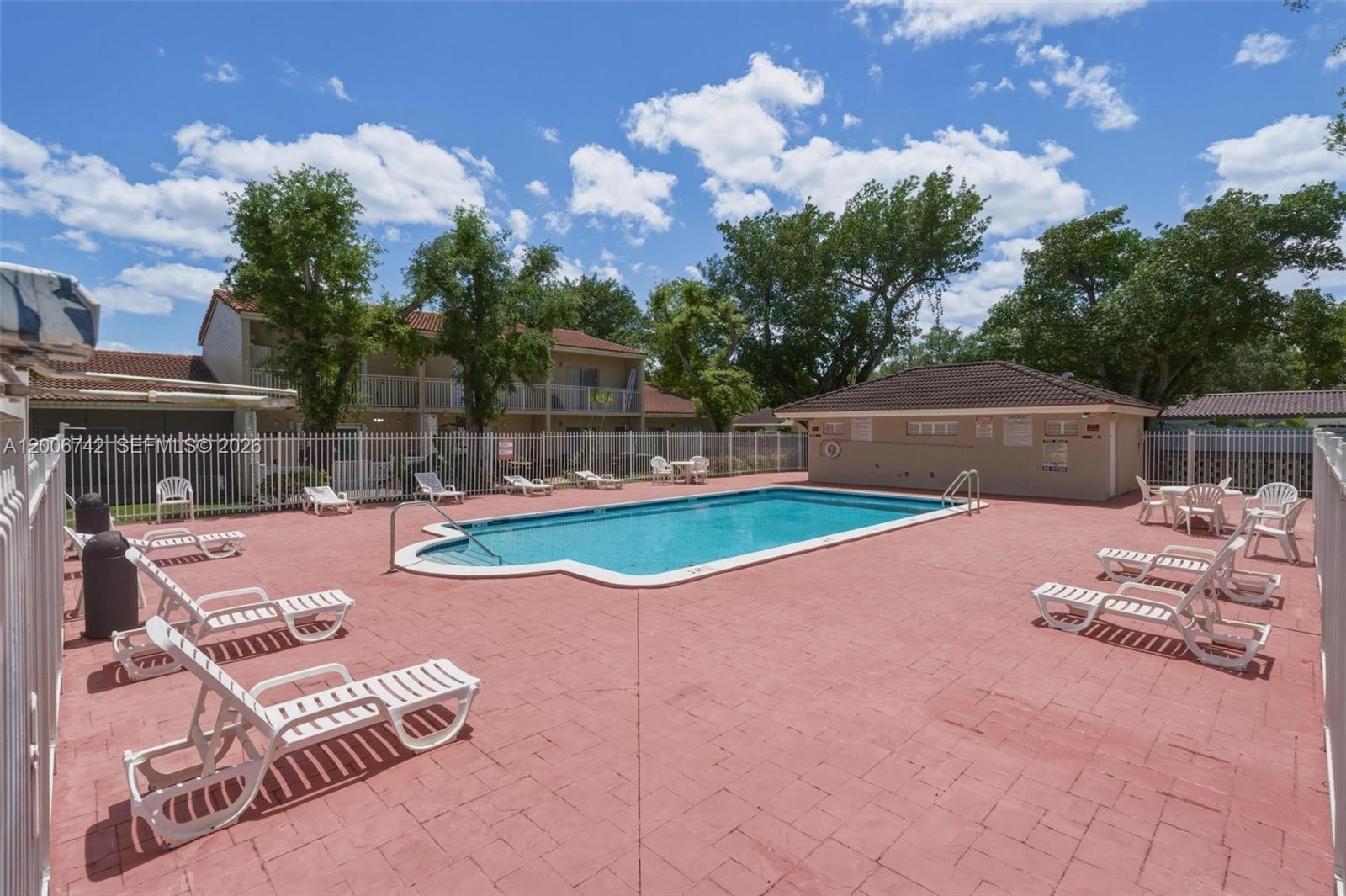 PASEOS AT MIAMI LAKES - Residential