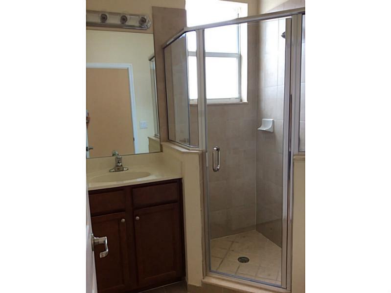 KENDALL COMMONS SQUARE - Residential Lease