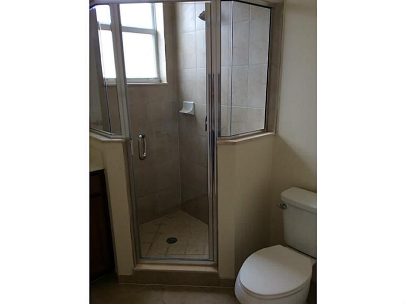 KENDALL COMMONS SQUARE - Residential Lease