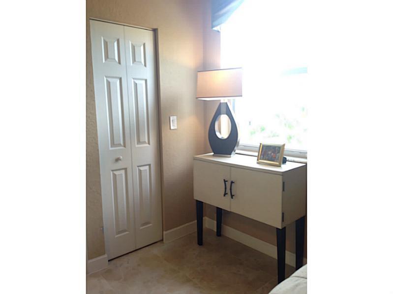 KENDALL COMMONS SQUARE - Residential Lease