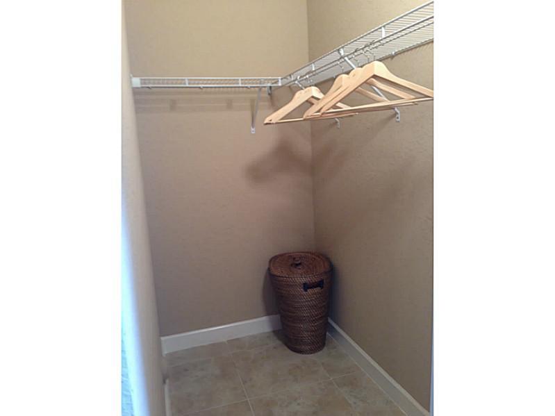 KENDALL COMMONS SQUARE - Residential Lease