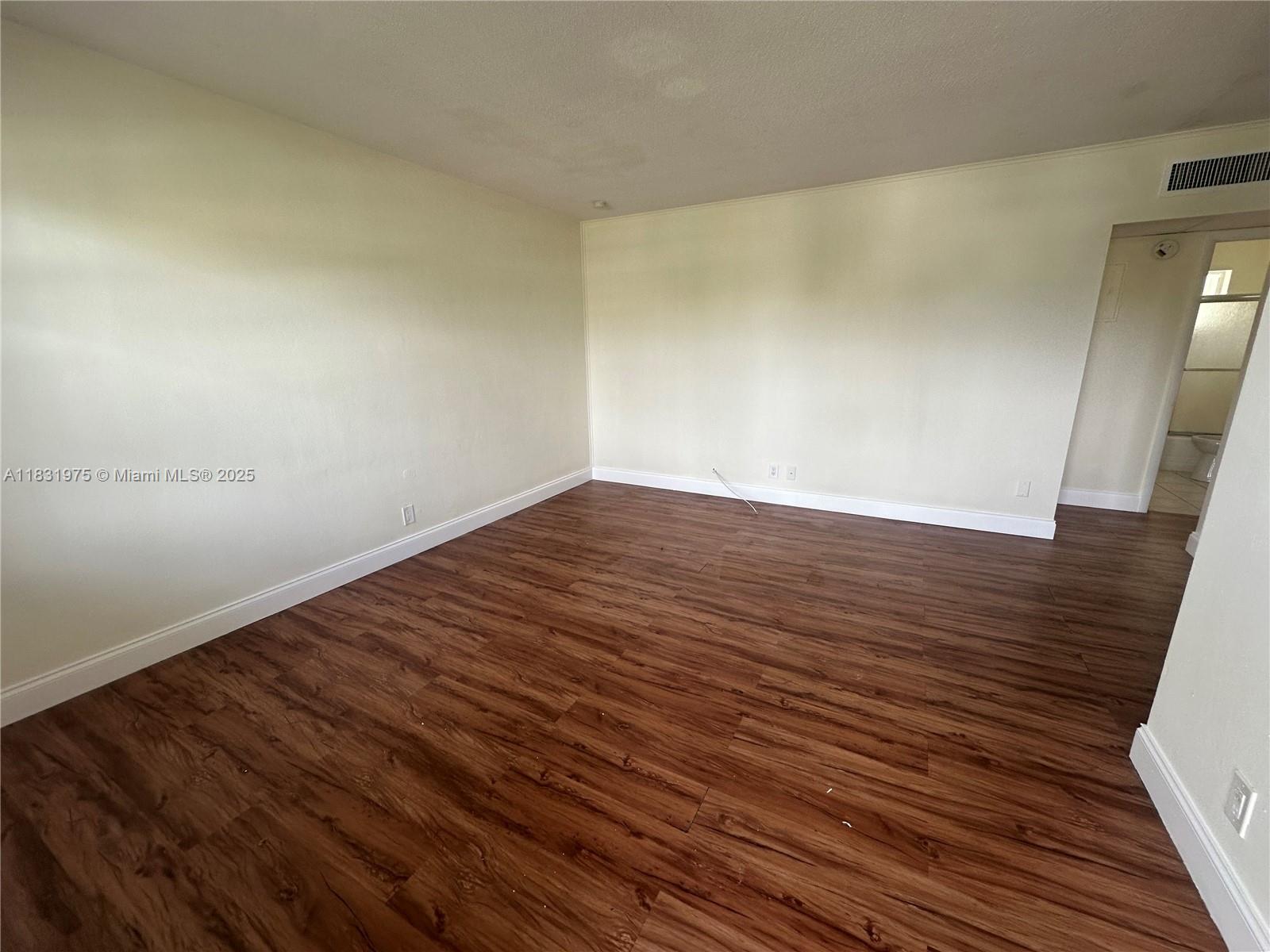 A charming one-bedroom apartment on the second floor with central a/c. This impeccably maintained property with one assigned parking, on-site laundry facilities and water included in the rental price. Fast approval processes and no HOA. Don't miss this exceptional opportunity.