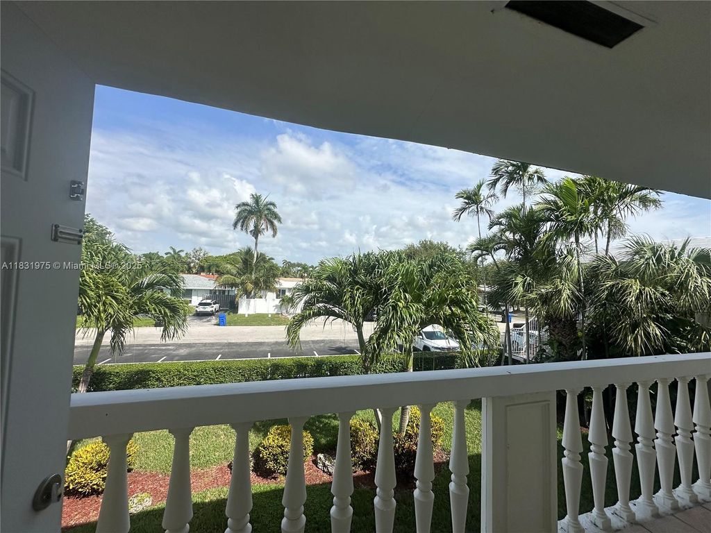 Photo of 5420 NE 22nd Ter #17, Fort Lauderdale, FL 33308 (MLS # A11831975)