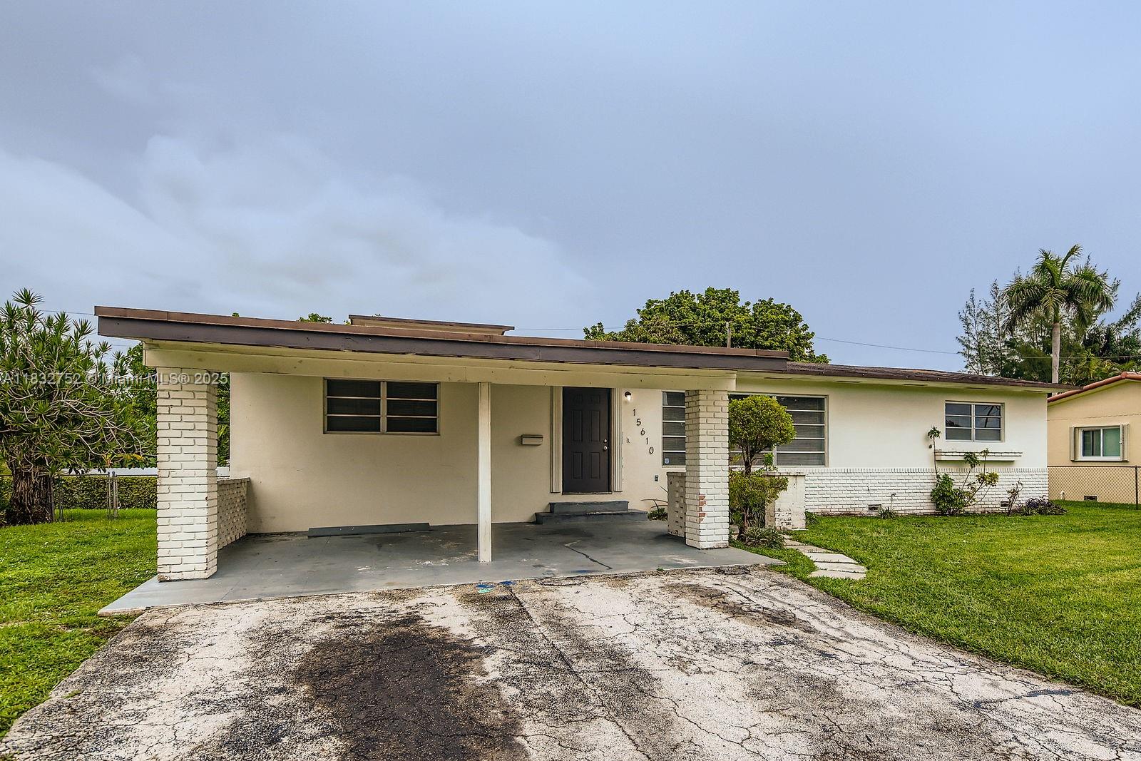15610 NW 2nd Ct