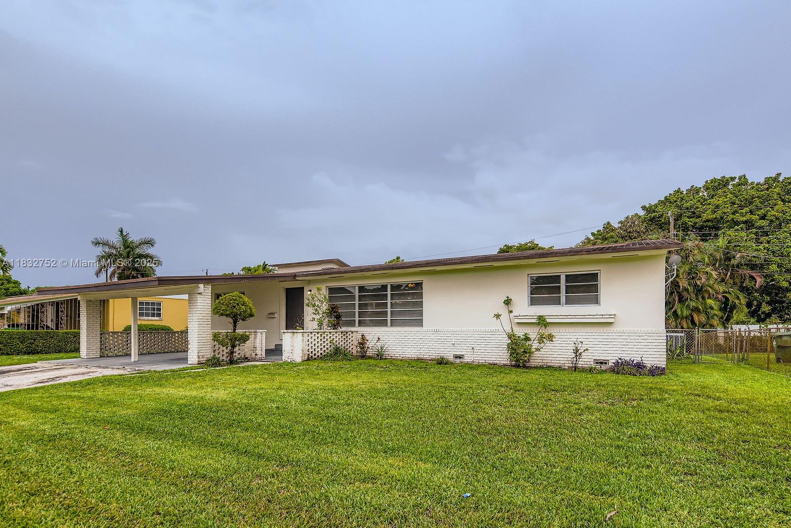 15610 NW 2nd Ct