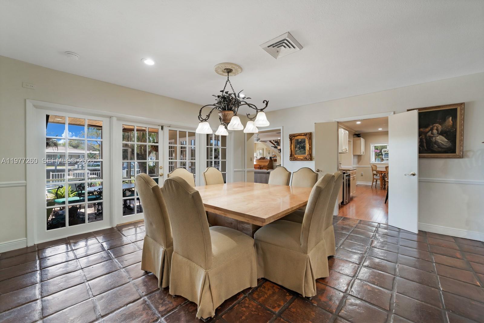 LAUDER GATE ISLES - Residential