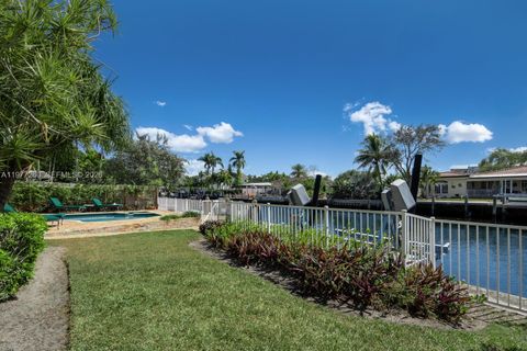 Tiny photo for 2046 NE 15th St, Fort Lauderdale, FL 33304 (MLS # A11977260)