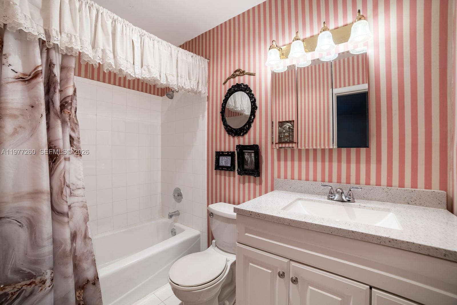 LAUDER GATE ISLES - Residential