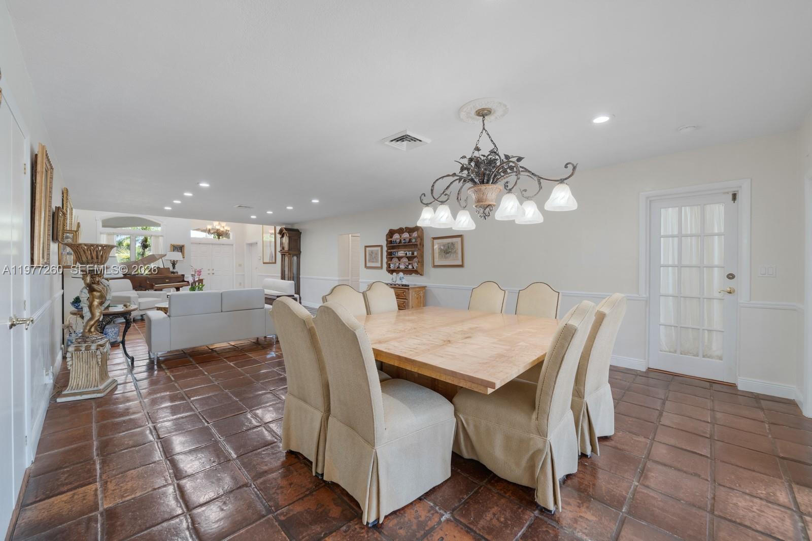 LAUDER GATE ISLES - Residential